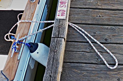 How-to-Tie-Your Boat-to-a-Bull-Rail–Part-2-Step-1