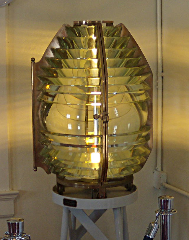 alki point lighthouse - west seattle