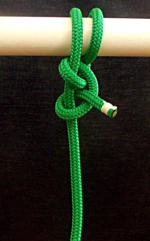 Round turn and two half hitches - fender knot